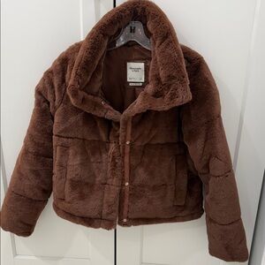 Abercrombie and Fitch faux fur mini puffer S
